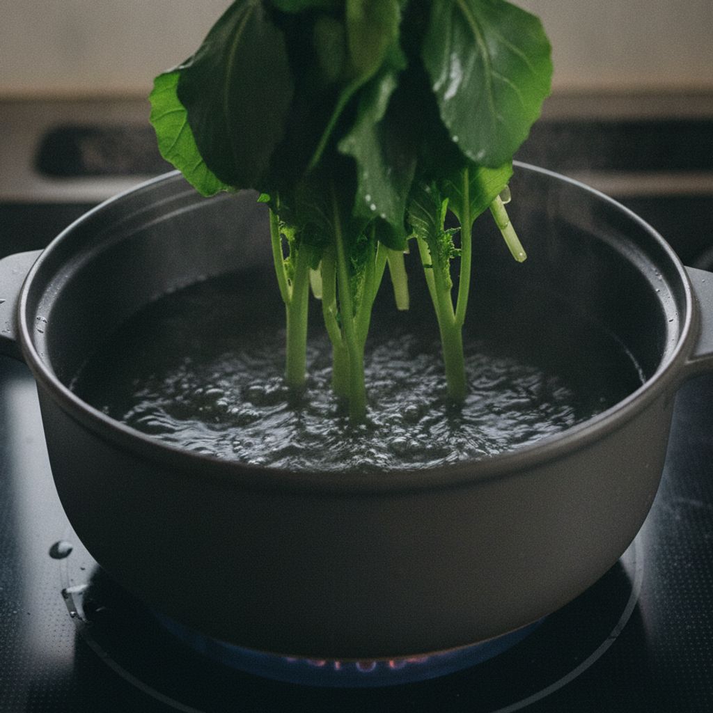 のらぼう菜を熱湯でゆでる様子